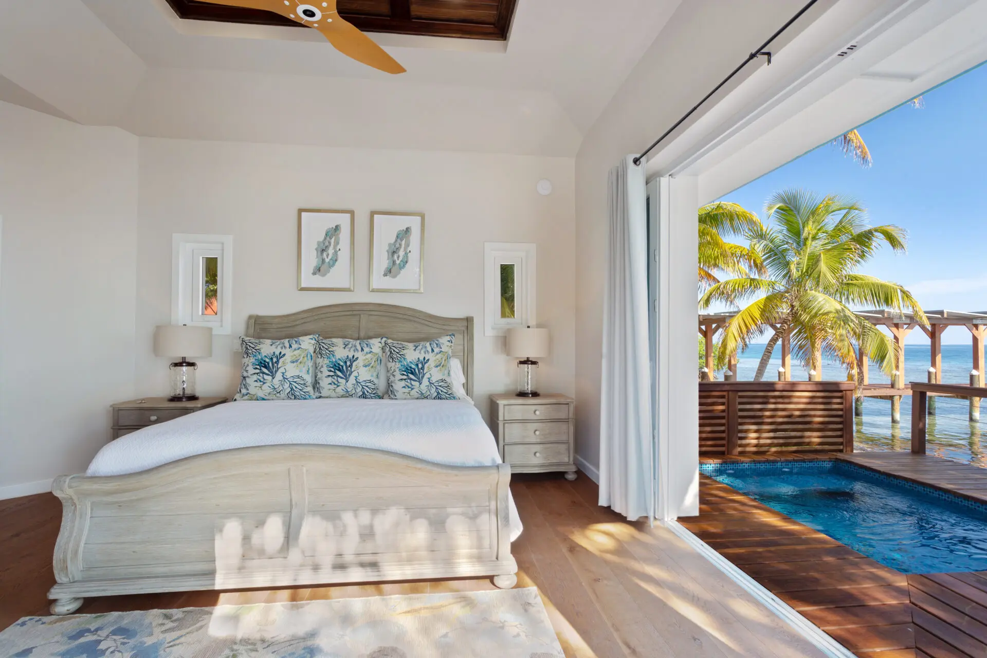 Ray Caye Island Resort