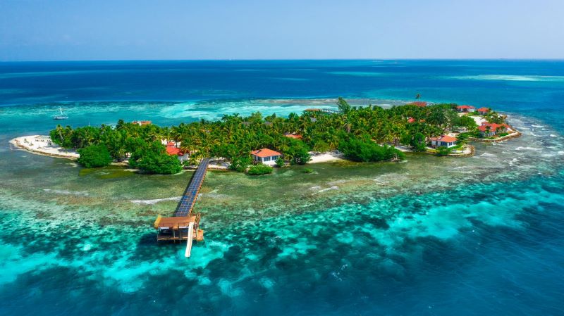 Ray Caye Island Resort