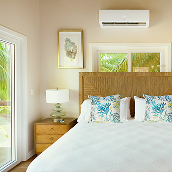 bedroom at ray caye resort